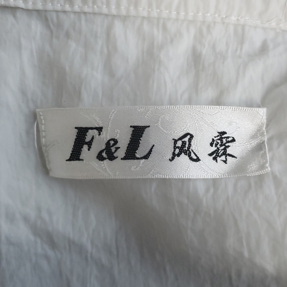 White windbreaker - Picture 6 of 9